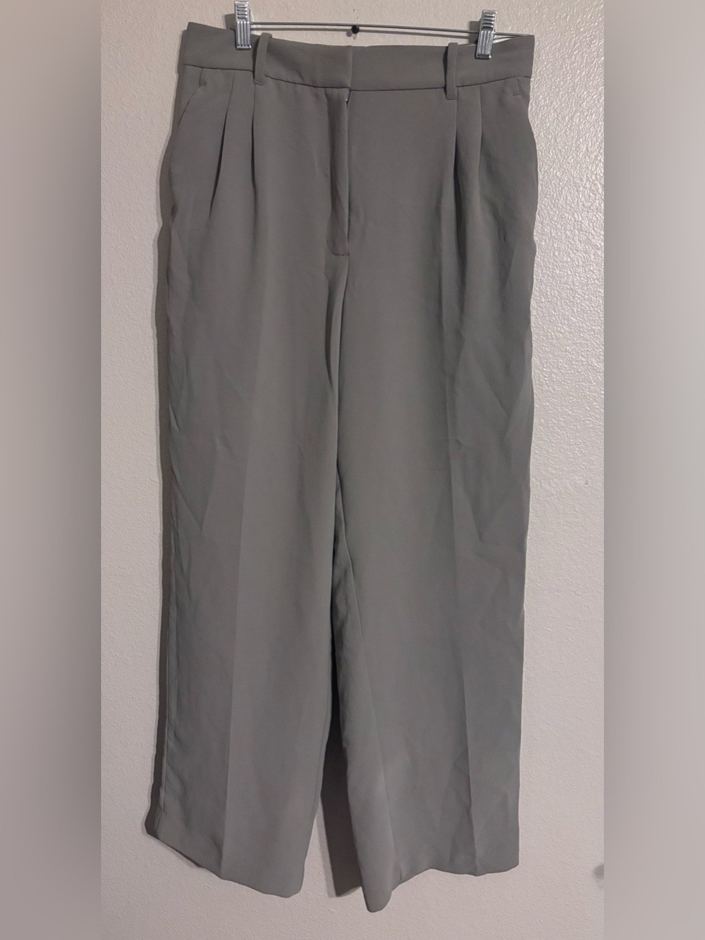 Aritzia Wilfred The Effortless Crepette Wide Leg Trousers in Gray